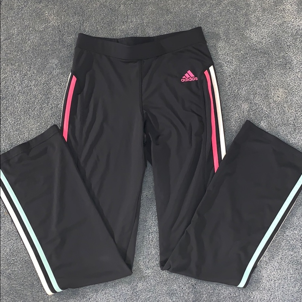 Girl’s Adidas leggings that flare